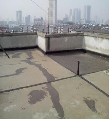 钟祥漏水维修 楼顶漏水是什么原因，楼顶漏水维修方法是什么?